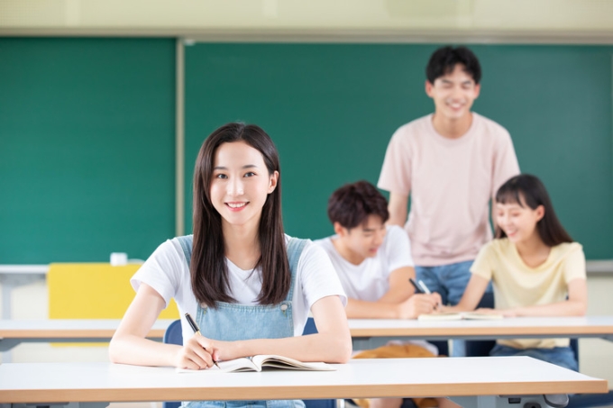 揭阳公司变更法人股东无需本人到场
